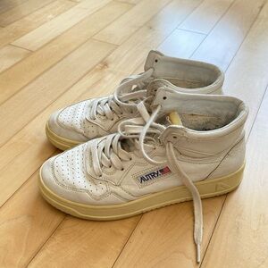 Autry woman’s size 39
